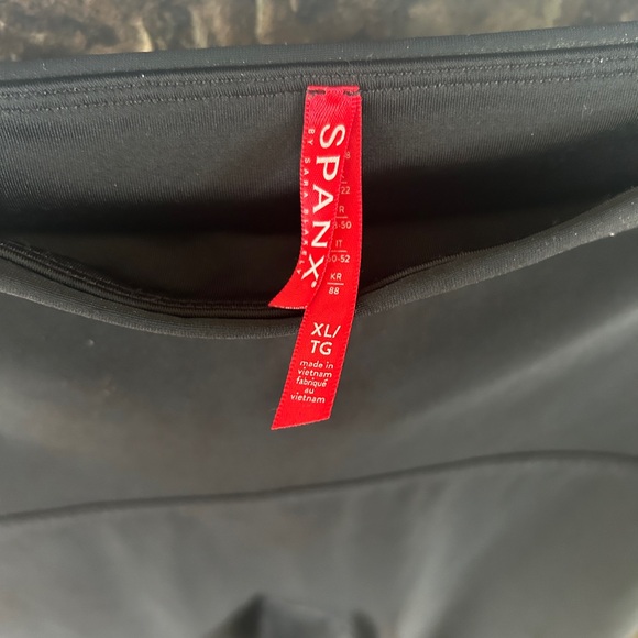 EUC Spanx Faux Leather Leggings, XL - Picture 6 of 7